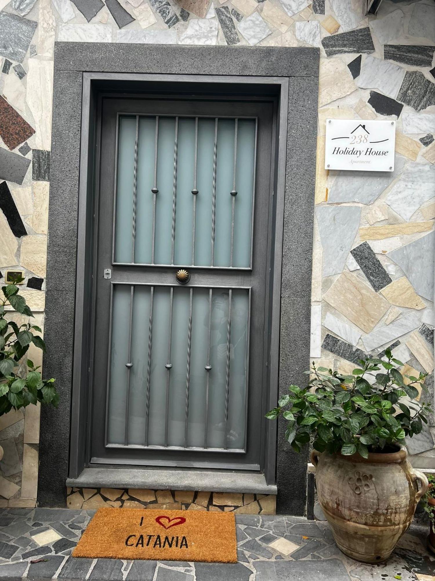 238 Holiday House คาตาเนีย ภายนอก รูปภาพ